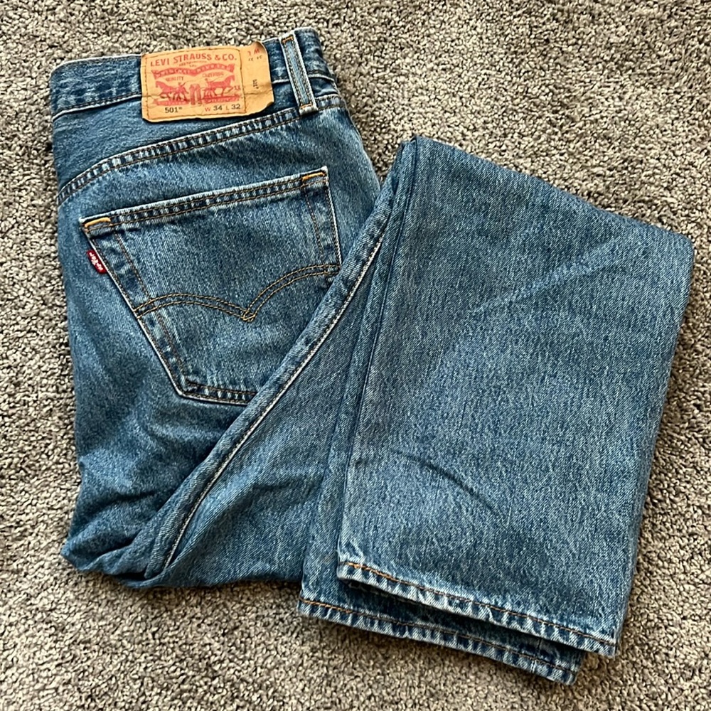 Men’s 501 Original Fit Jeans. Great condition, medium stonewash. W 34 L 32